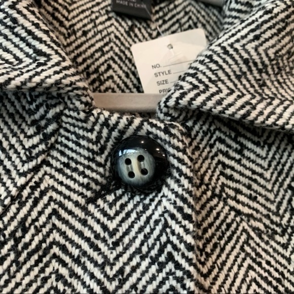 COPY - Embroidered Wool Coat Size XL - Picture 5 of 14